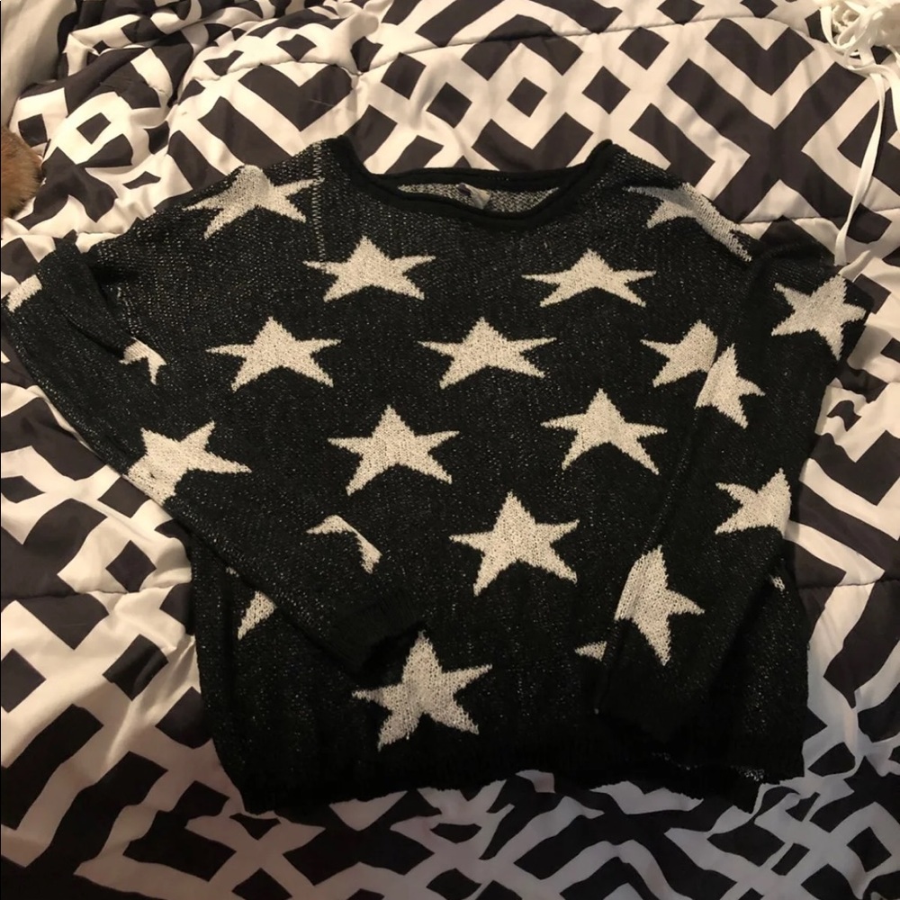 Loose-fit star sweater